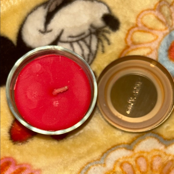 New White Barn Garden Strawberry Candle - Red - Picture 6 of 7